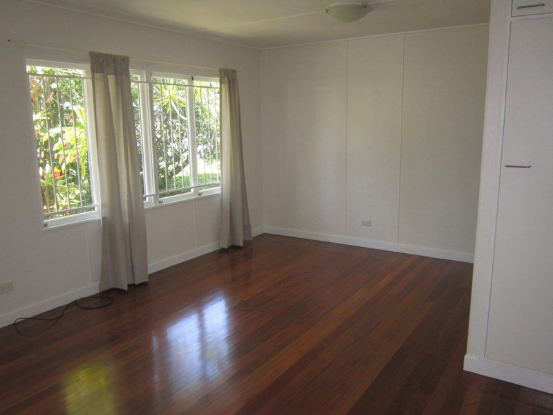 Photo - 1/34 Duhig Avenue, Coorparoo QLD 4151 - Image 5