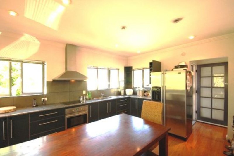 Photo - 134 Gilliver St , Mount Gravatt East QLD 4122 - Image 2