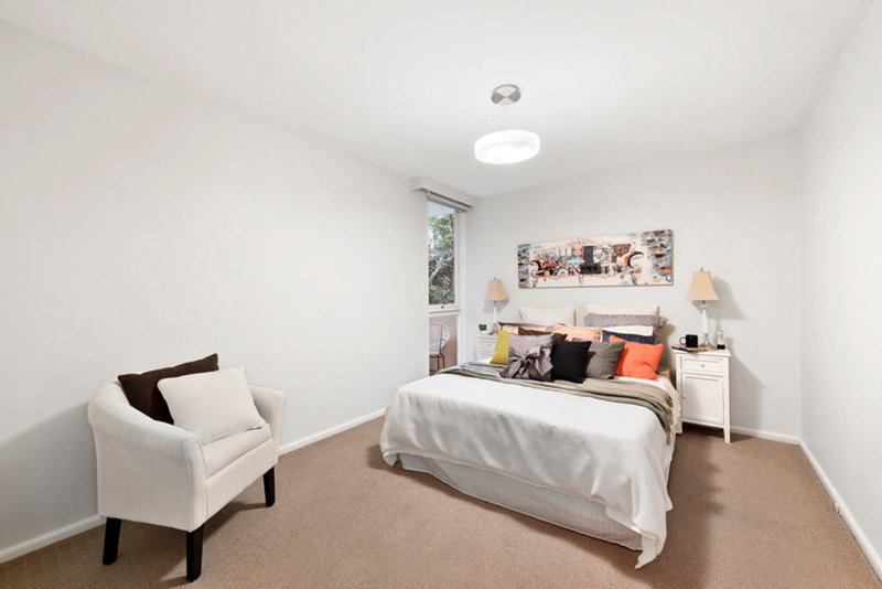 Photo - 13/4 Gordon Grove, South Yarra VIC 3141 - Image 6