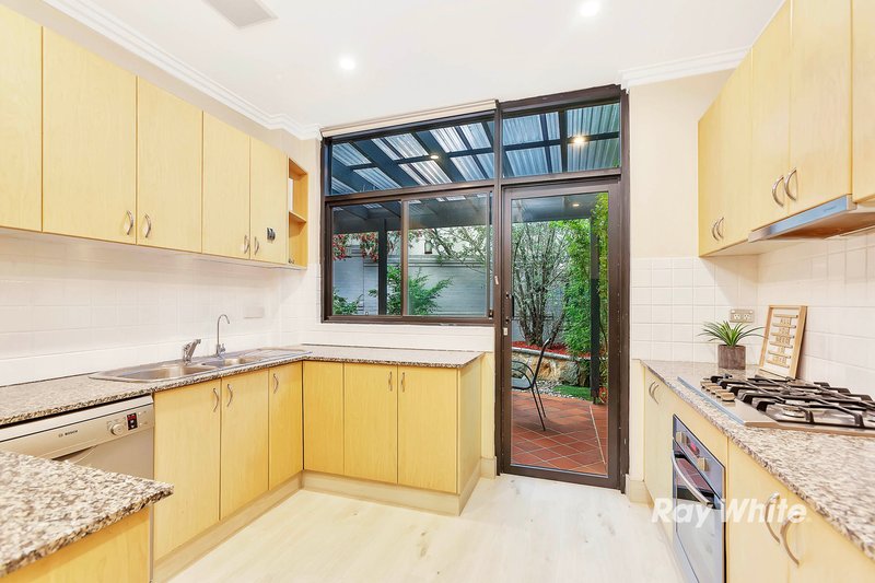 Photo - 13/4 Hindle Terrace, Bella Vista NSW 2153 - Image 6