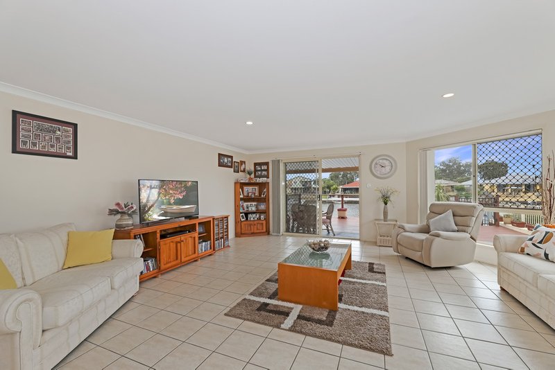 Photo - 1/34 Hoya Crescent, Bongaree QLD 4507 - Image 2