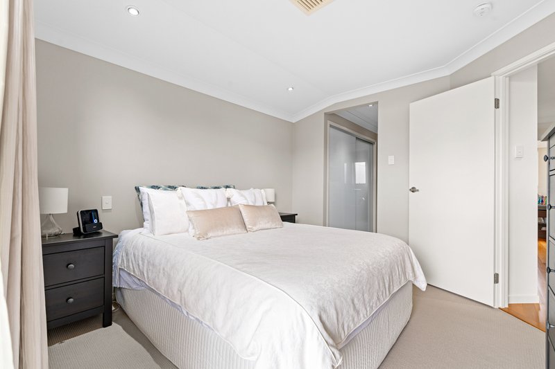 Photo - 1/34 Kent Street, Hamilton QLD 4007 - Image 8