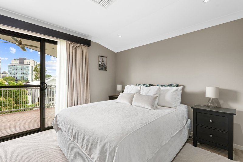 Photo - 1/34 Kent Street, Hamilton QLD 4007 - Image 10