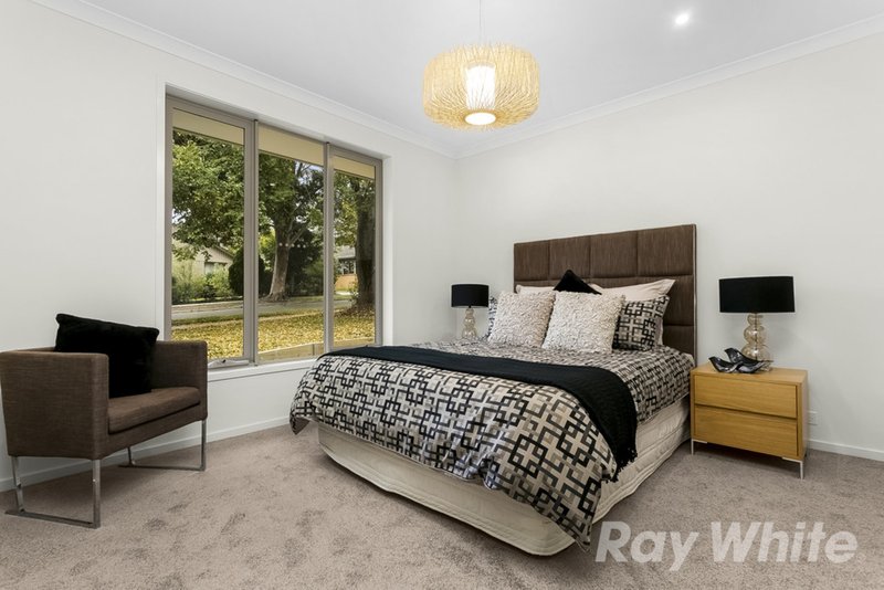 Photo - 1/34 Kirstina Road, Glen Waverley VIC 3150 - Image 4