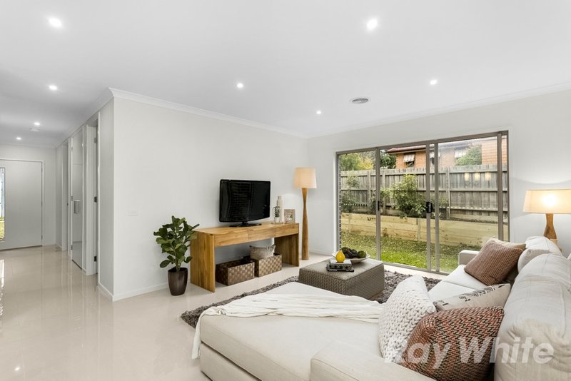 Photo - 1/34 Kirstina Road, Glen Waverley VIC 3150 - Image 6