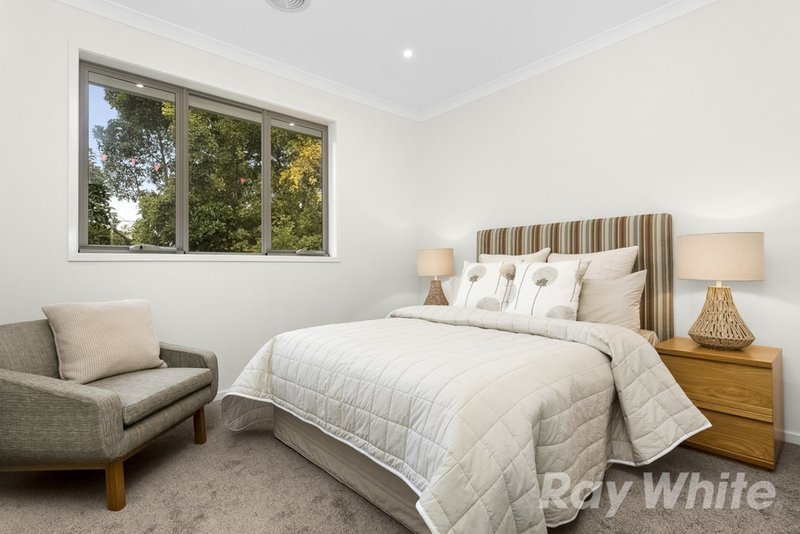 Photo - 1/34 Kirstina Road, Glen Waverley VIC 3150 - Image 8