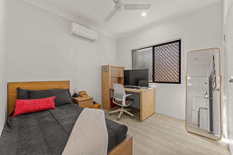 Photo - 134 Logan Street, Eagleby QLD 4207 - Image 12