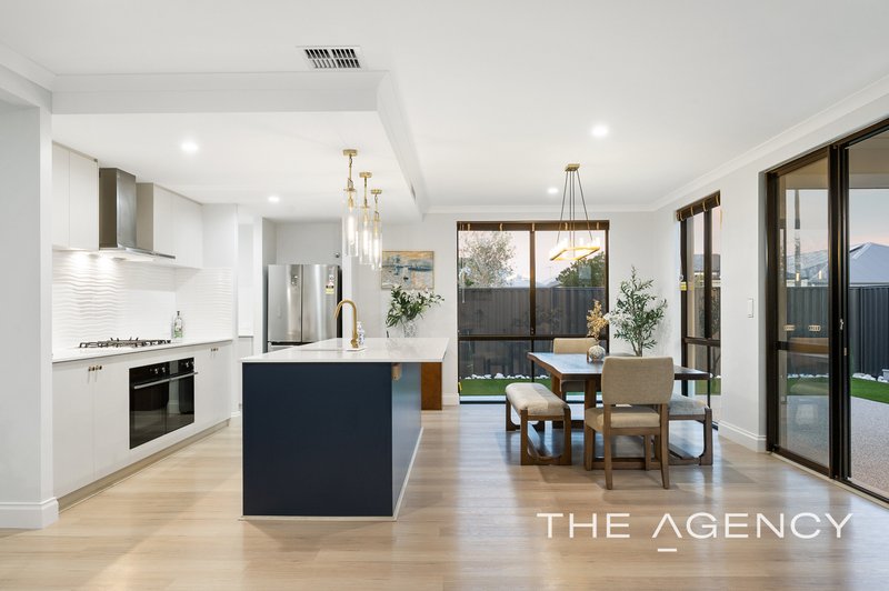 Photo - 134 Lycaste Parade, Treeby WA 6164 - Image 7