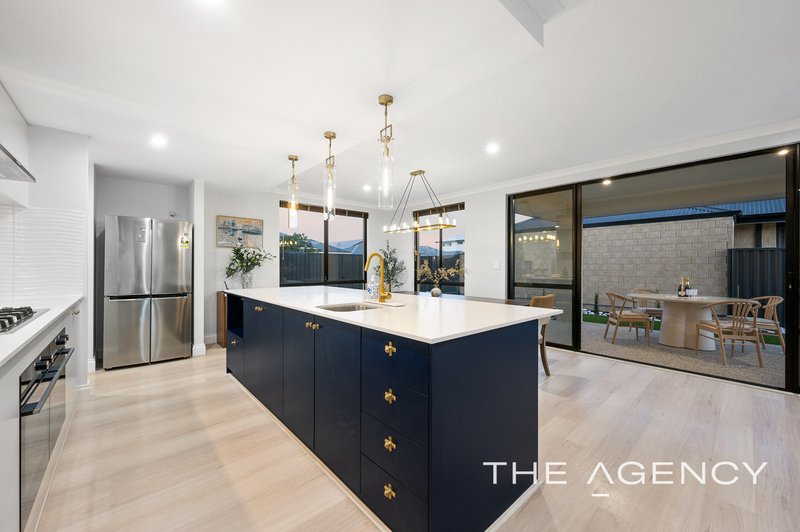 Photo - 134 Lycaste Parade, Treeby WA 6164 - Image 8
