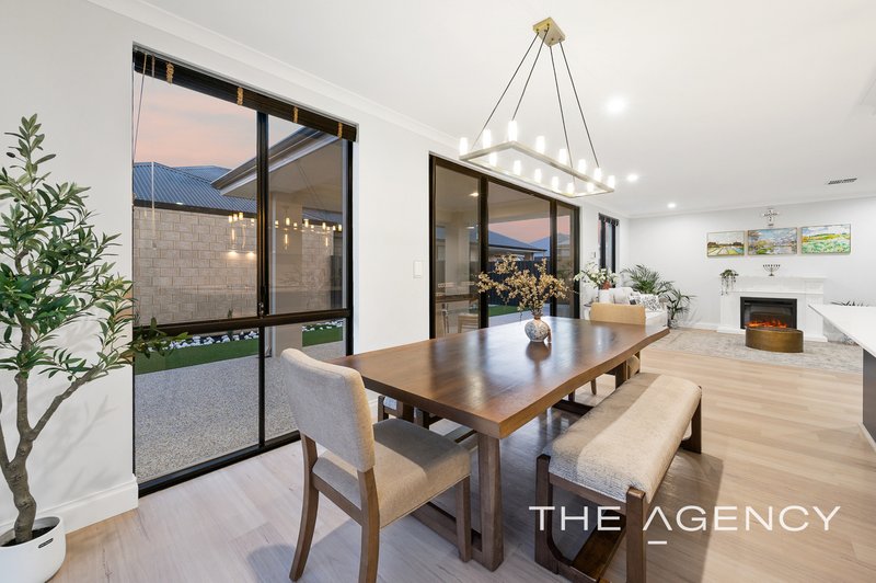 Photo - 134 Lycaste Parade, Treeby WA 6164 - Image 10