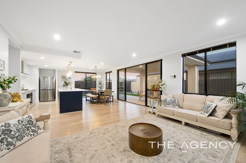 Photo - 134 Lycaste Parade, Treeby WA 6164 - Image 11