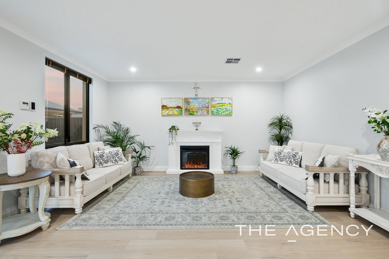 Photo - 134 Lycaste Parade, Treeby WA 6164 - Image 12