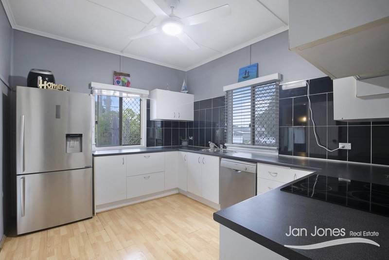 Photo - 134 Oxley Avenue, Woody Point QLD 4019 - Image 3