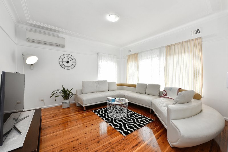 Photo - 134 Rooty Hill Road South, Rooty Hill NSW 2766 - Image 2