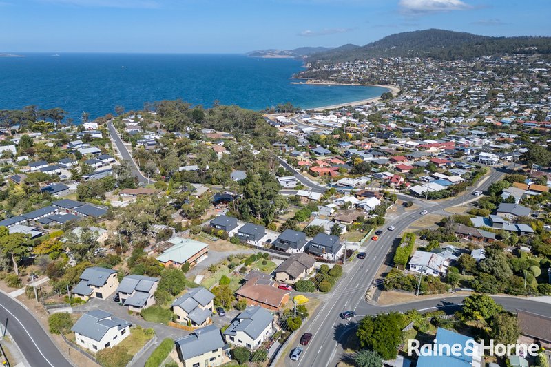 Photo - 134 Roslyn Avenue, Blackmans Bay TAS 7052 - Image 27