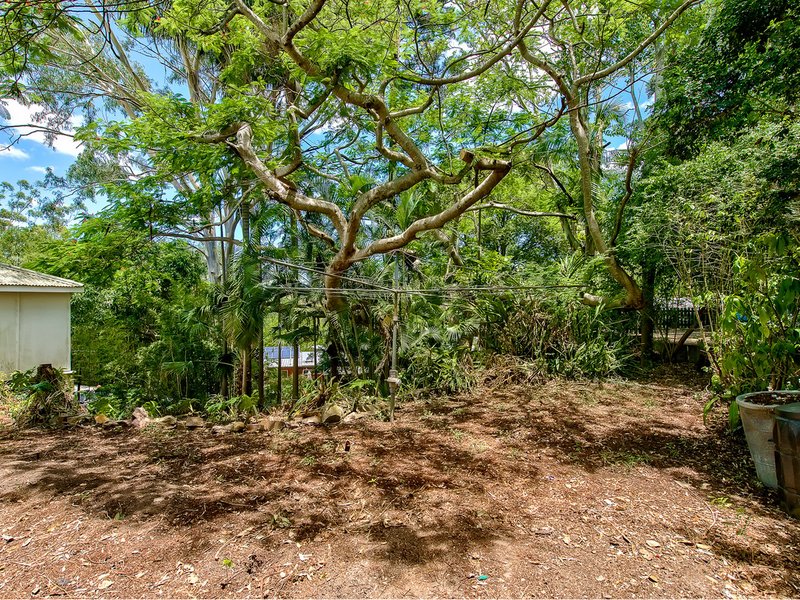 Photo - 134 Russell Terrace, Indooroopilly QLD 4068 - Image 7