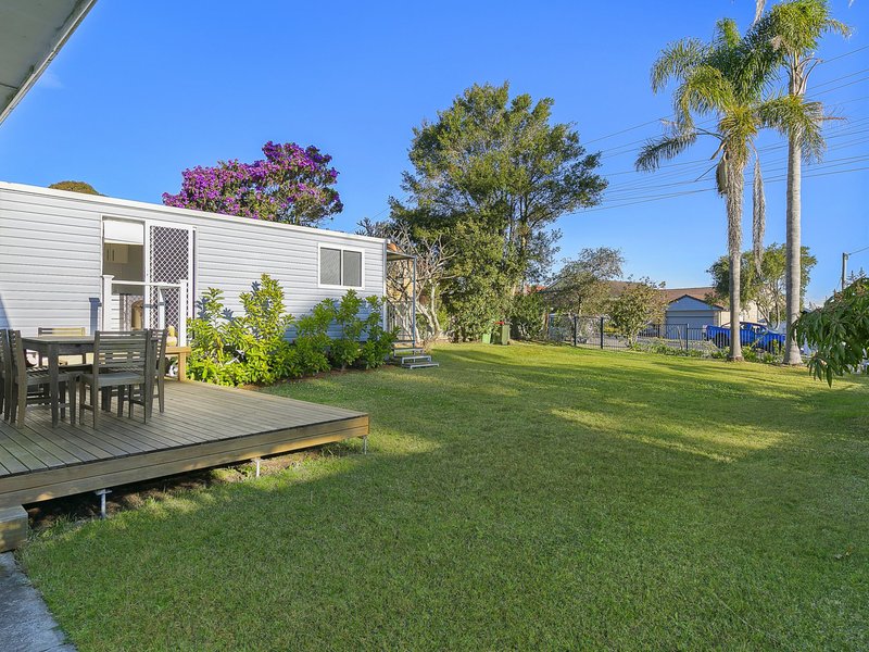 Photo - 134 Scenic Drive, Budgewoi NSW 2262 - Image 3