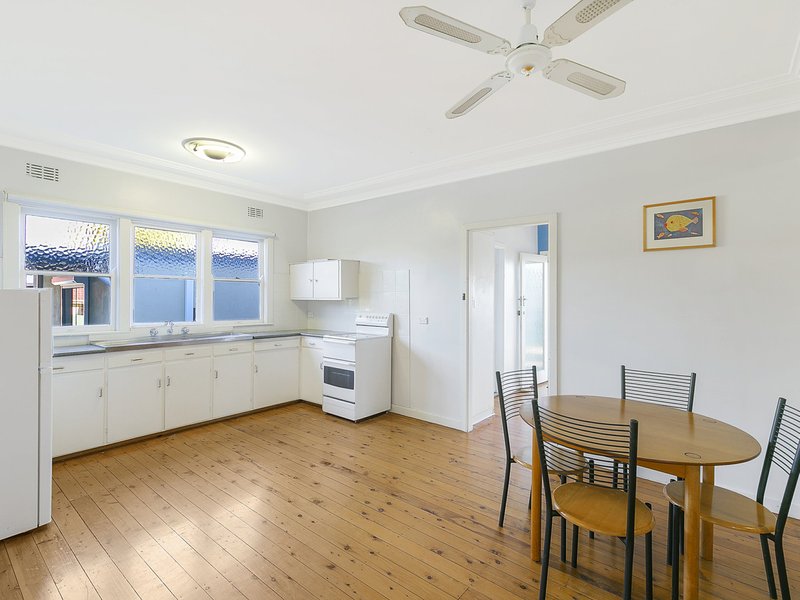 Photo - 134 Scenic Drive, Budgewoi NSW 2262 - Image 6