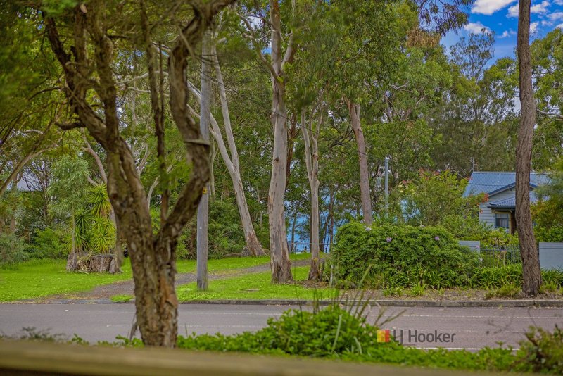 Photo - 134 Sunrise Avenue, Halekulani NSW 2262 - Image 17