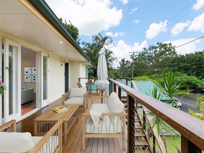 Photo - 134 Victor Street, Holland Park QLD 4121 - Image 2