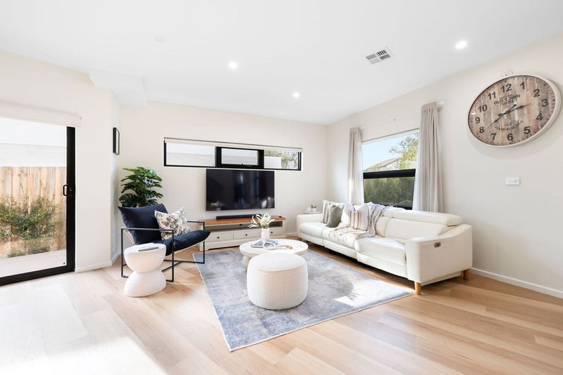 Photo - 1/34 Wattle Road, Mccrae VIC 3938 - Image 3