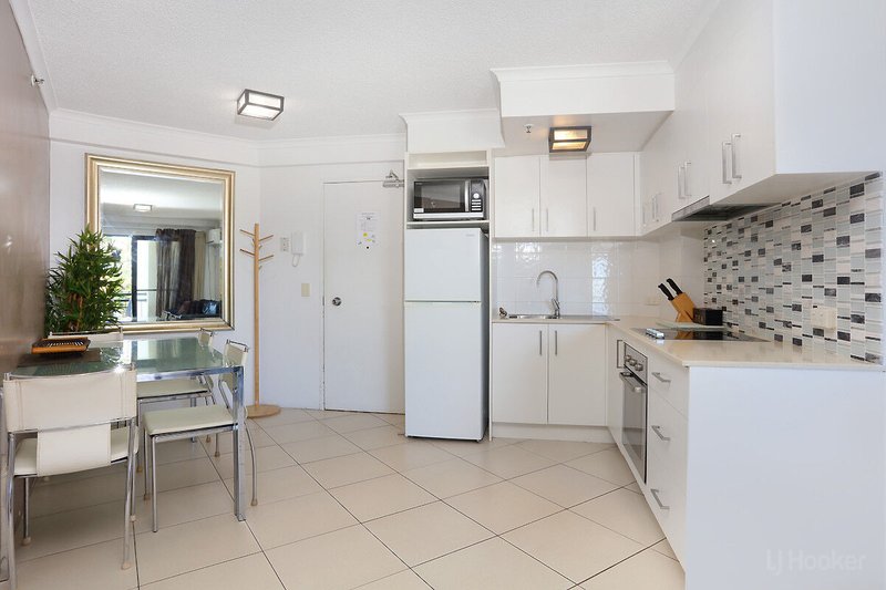 Photo - 13/452 Marine Parade, Biggera Waters QLD 4216 - Image 11