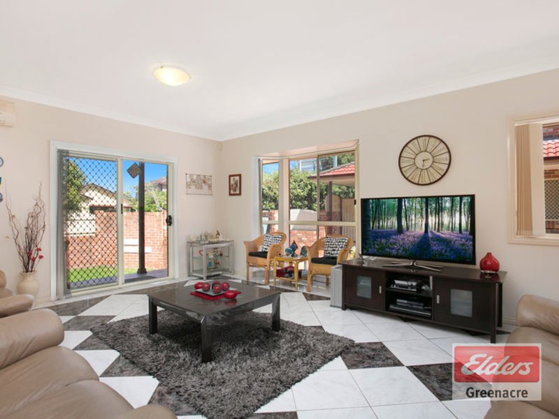 Photo - 1/346-348 Roberts Road, Greenacre NSW 2190 - Image 2