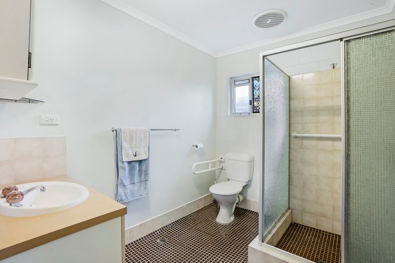 Photo - 13/473-479 Mccoombe Street, Mooroobool QLD 4870 - Image 6