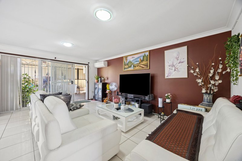 Photo - 1/349 Stacey Street, Bankstown NSW 2200 - Image 4