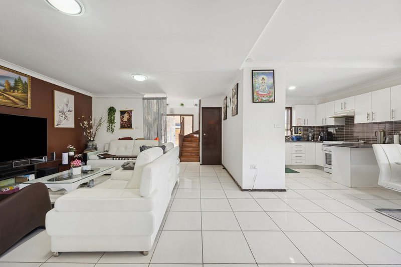 Photo - 1/349 Stacey Street, Bankstown NSW 2200 - Image 5
