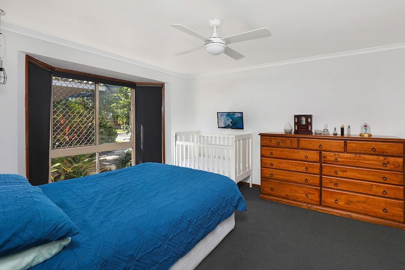 Photo - 135 Amarina Avenue, Mooloolaba QLD 4557 - Image 13