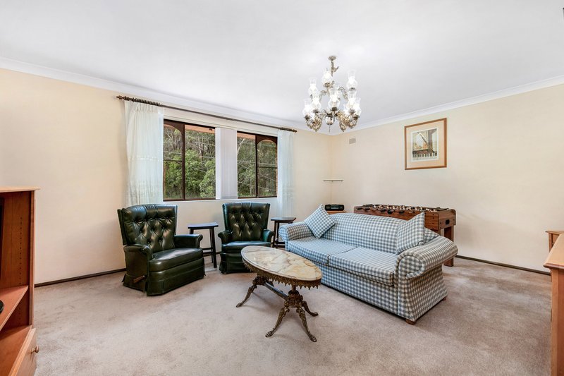 Photo - 135 Bellevue Avenue, Georges Hall NSW 2198 - Image 3