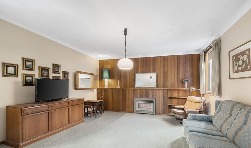 Photo - 135 Blackburn Road, Mount Waverley VIC 3149 - Image 2