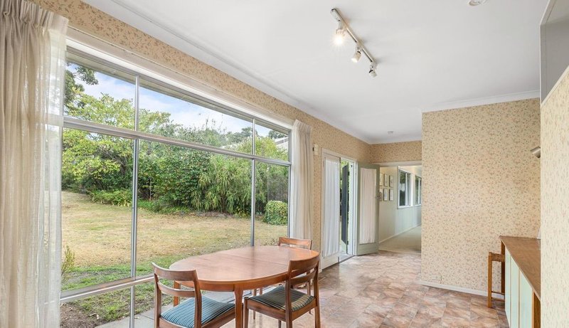 Photo - 135 Blackburn Road, Mount Waverley VIC 3149 - Image 4