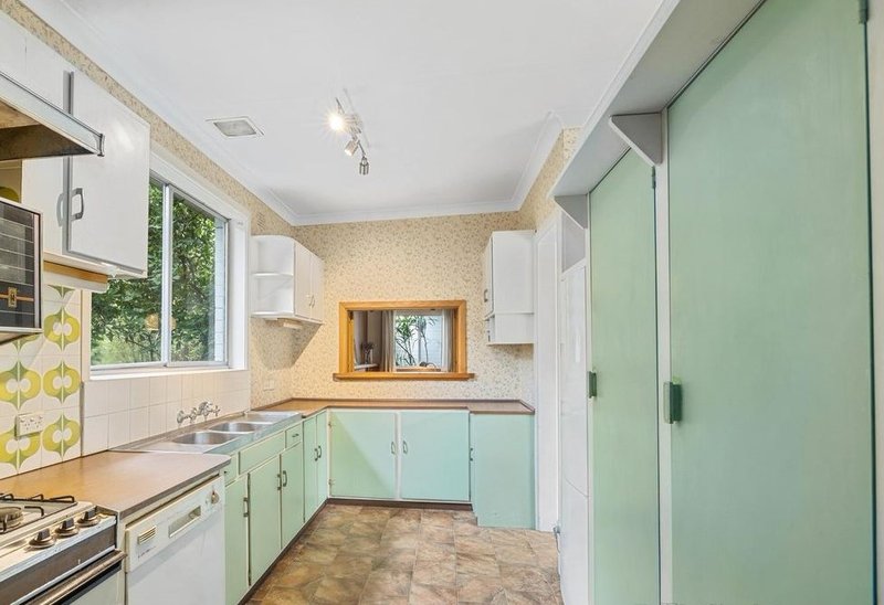 Photo - 135 Blackburn Road, Mount Waverley VIC 3149 - Image 5