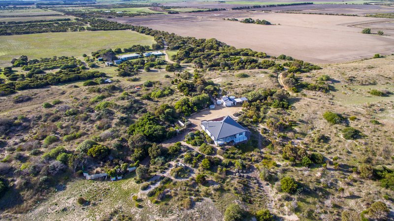 Photo - 135 Bongalong Road, Hindmarsh Island SA 5214 - Image 2