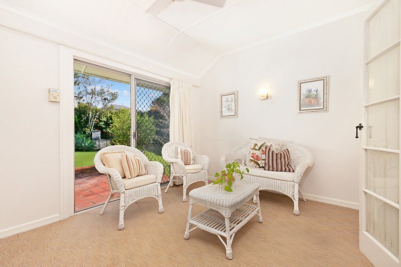 Photo - 135 Buena Vista Avenue, Coorparoo QLD 4151 - Image 3