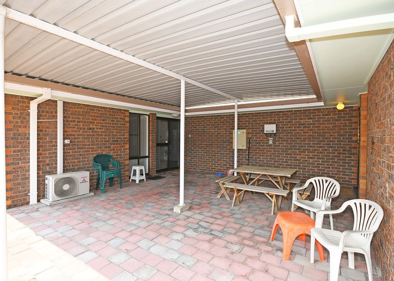 Photo - 135 Burrum St , Burrum Heads QLD 4659 - Image 4