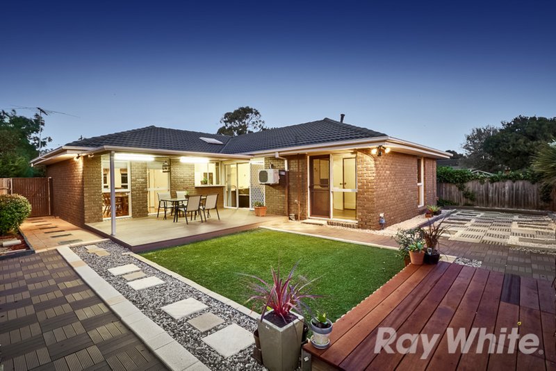 Photo - 135 Capital Avenue, Glen Waverley VIC 3150 - Image 9