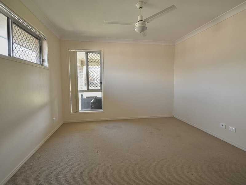 Photo - 1/35 Capital Drive, Rosenthal Heights QLD 4370 - Image 8