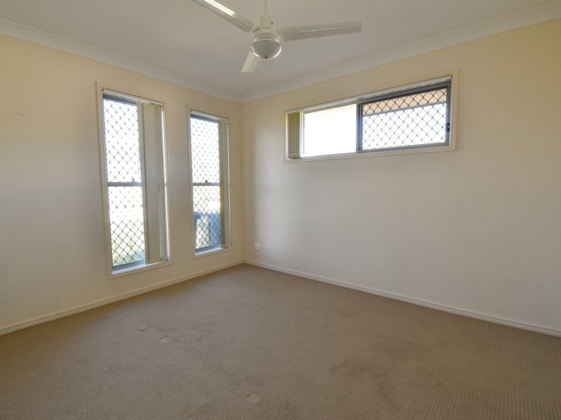 Photo - 1/35 Capital Drive, Rosenthal Heights QLD 4370 - Image 9