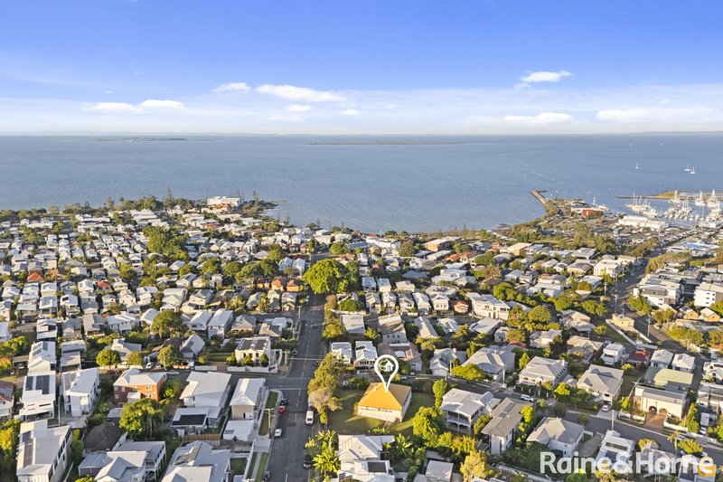 Photo - 135 Carlton Terrace, Manly QLD 4179 - Image 12