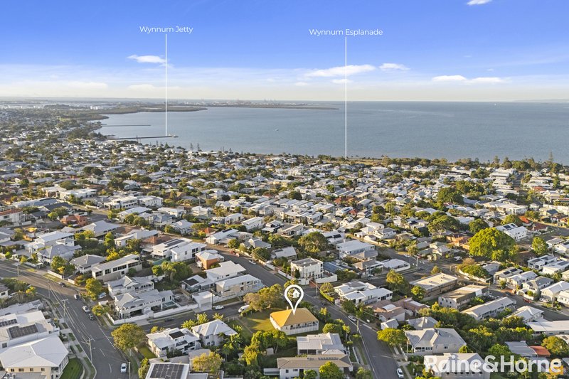 Photo - 135 Carlton Terrace, Manly QLD 4179 - Image 32