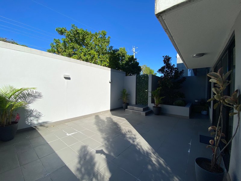 Photo - 1/35 Clarence Road, Indooroopilly QLD 4068 - Image 10