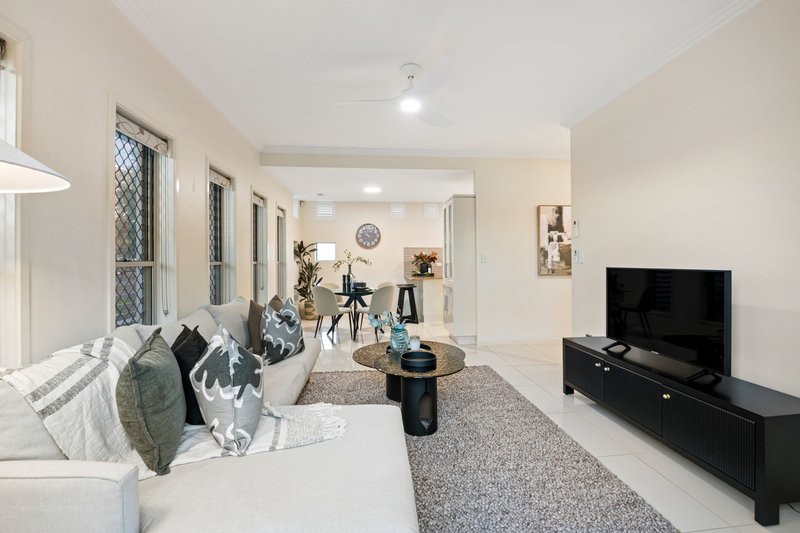 Photo - 1/35 Dinmore Street, Moorooka QLD 4105 - Image 5