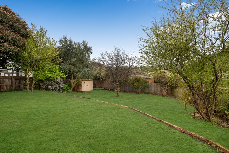 Photo - 135 Eagle Drive, Pakenham VIC 3810 - Image 11