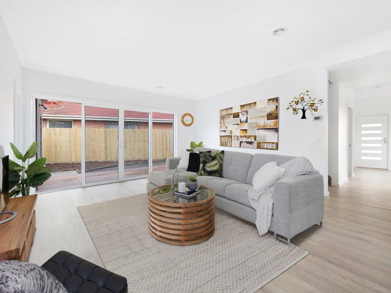 Photo - 1/35 Folkestone Road, Glen Waverley VIC 3150 - Image 5