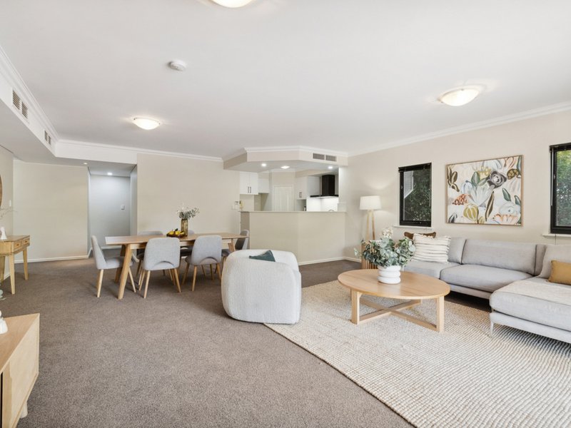 Photo - 1/35 Haig Park Circle, East Perth WA 6004 - Image 5