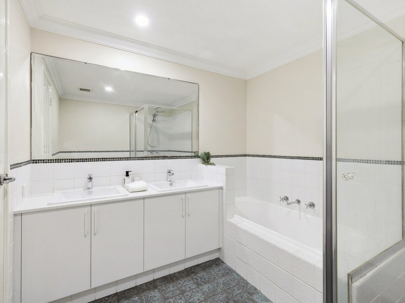 Photo - 1/35 Haig Park Circle, East Perth WA 6004 - Image 17