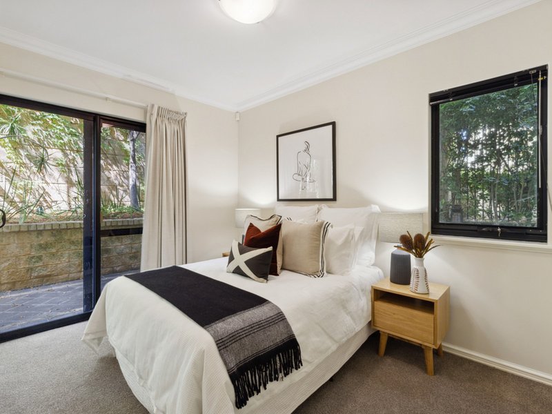 Photo - 1/35 Haig Park Circle, East Perth WA 6004 - Image 18